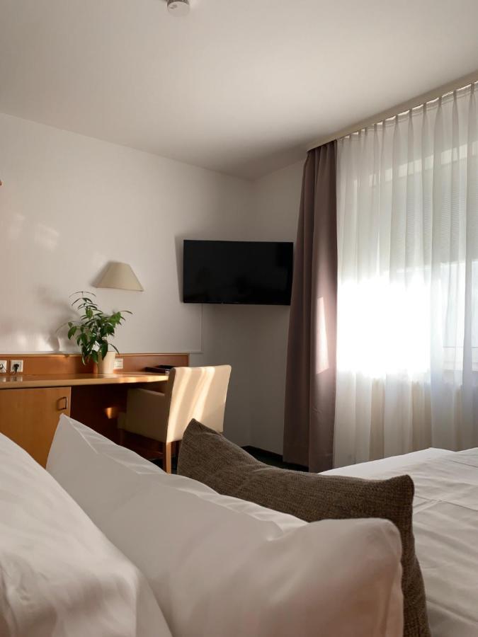 Hotel Schober フライベルク・アム・ネッカー エクステリア 写真